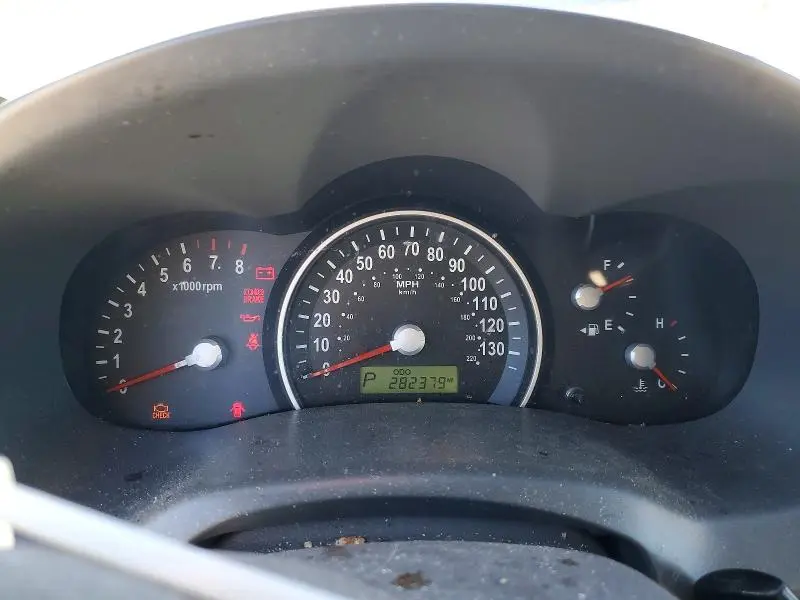 2010 KIA SEDONA LX  