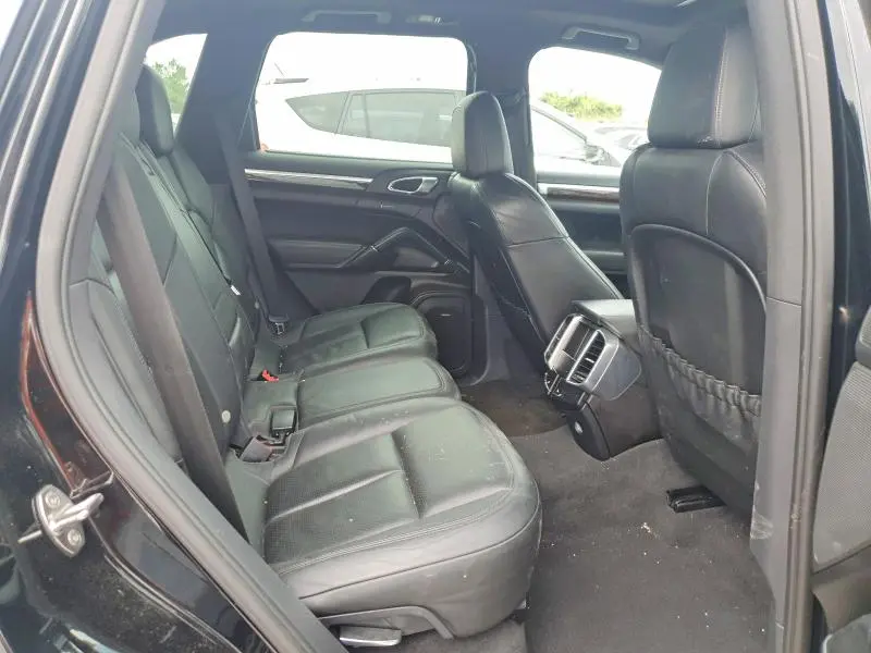 2013 PORSCHE CAYENNE   