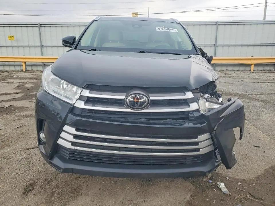 2018 TOYOTA HIGHLANDER XLE  