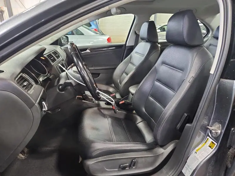 2017 VOLKSWAGEN JETTA SEL  