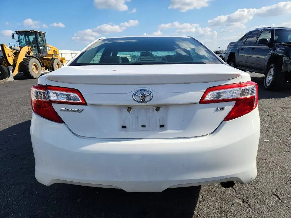 2012 TOYOTA CAMRY SE  