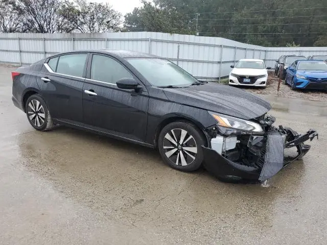 2022 NISSAN ALTIMA SV  