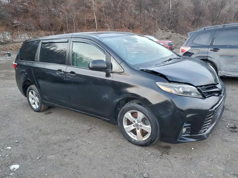 2020 TOYOTA SIENNA   
