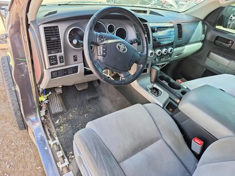 2013 TOYOTA SEQUOIA SR5  