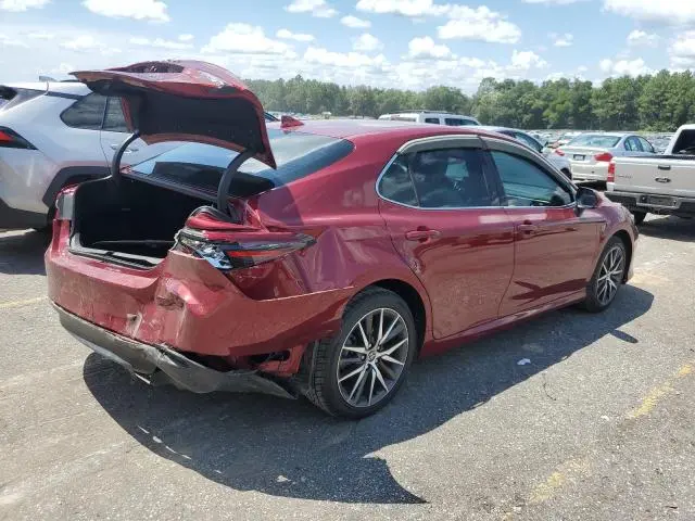 2022 TOYOTA CAMRY XLE  