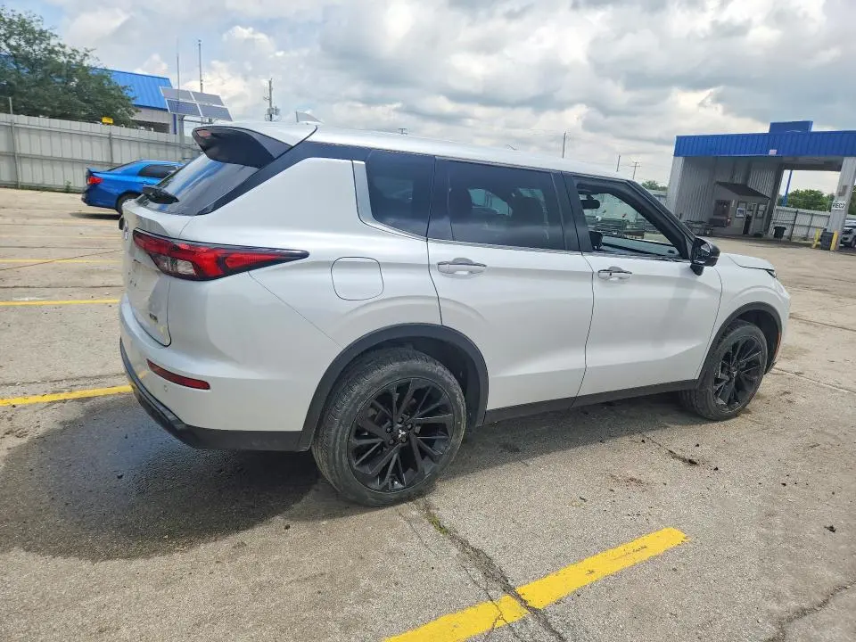 2023 MITSUBISHI OUTLANDER SE  