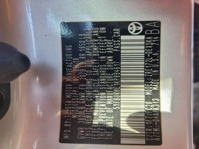 2019 TOYOTA COROLLA SE  