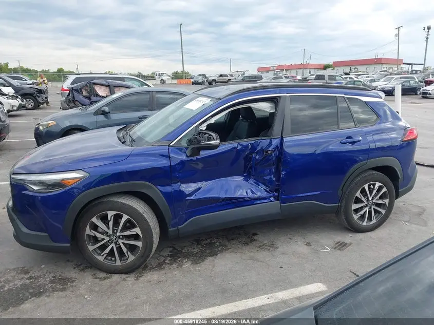 2023 TOYOTA COROLLA CROSS XLE