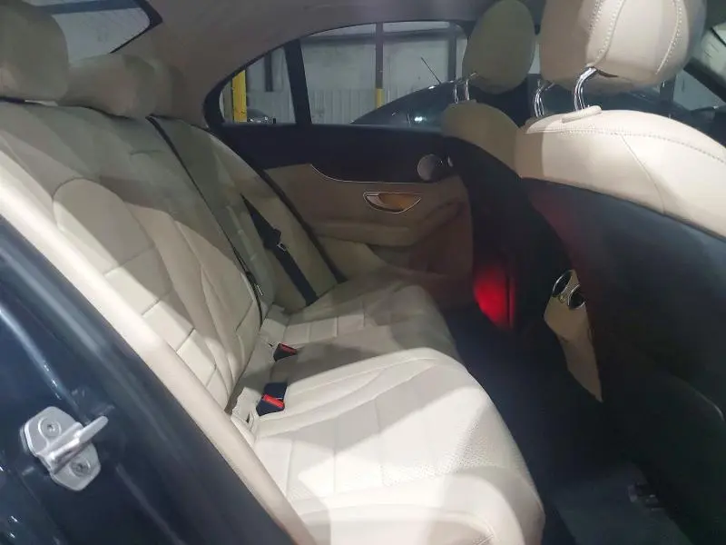 2015 MERCEDES-BENZ C 300  