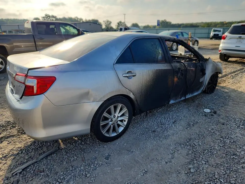 2012 TOYOTA CAMRY XLE  