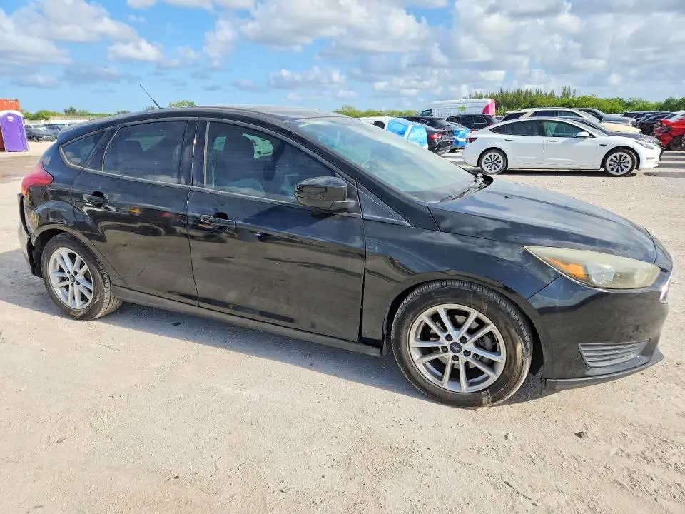 2016 FORD FOCUS SE  