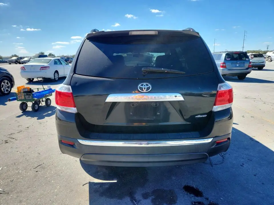 2013 TOYOTA HIGHLANDER BASE  