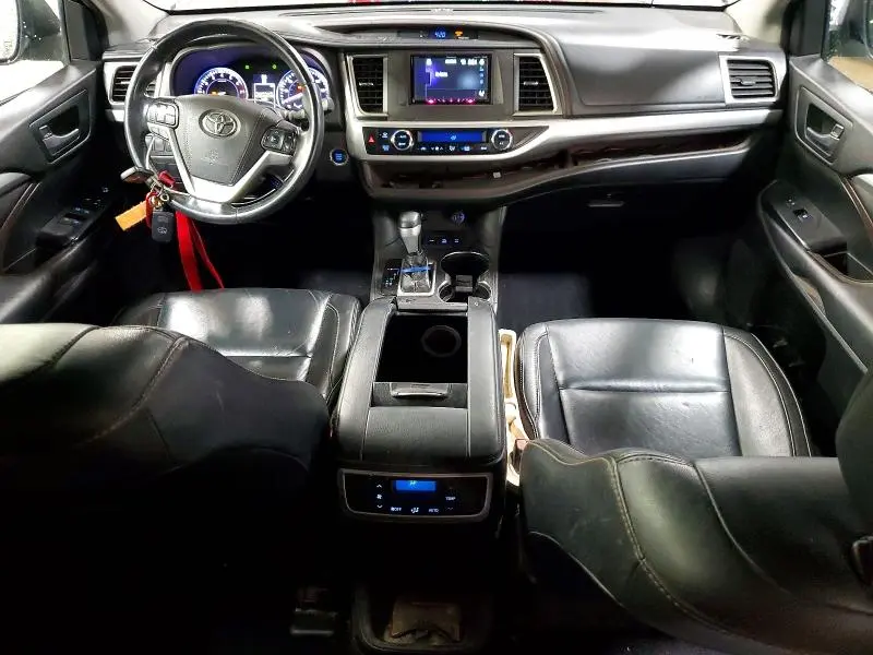 2016 TOYOTA HIGHLANDER XLE  