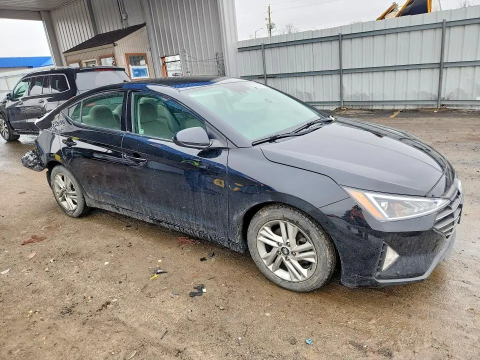 2020 HYUNDAI ELANTRA SEL  