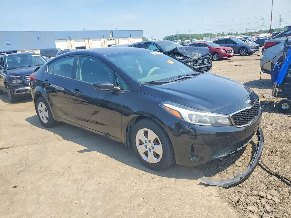 2017 KIA FORTE LX  