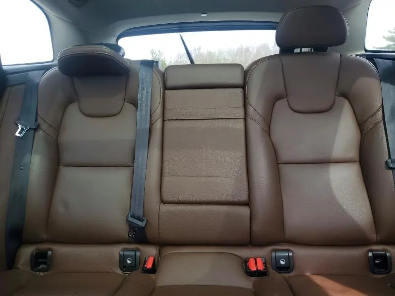2018 VOLVO XC60 T5 MOMENTUM  