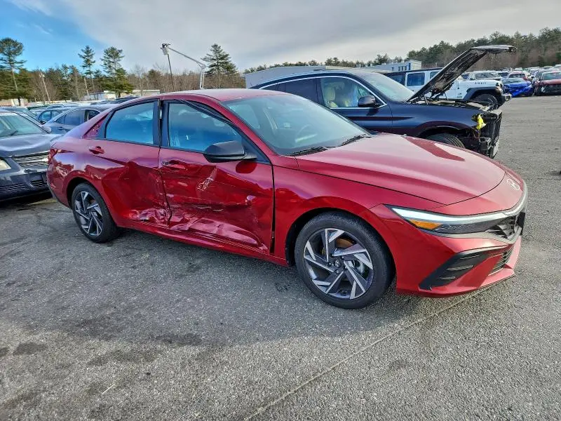 2025 HYUNDAI ELANTRA SEL SPORT  