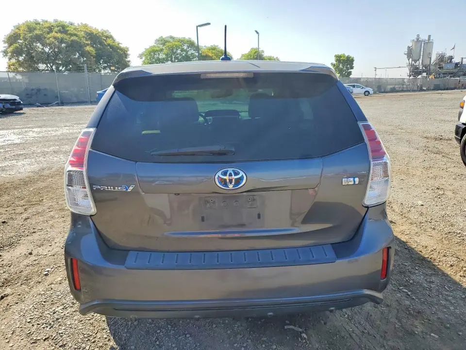 2016 TOYOTA PRIUS V FOUR  