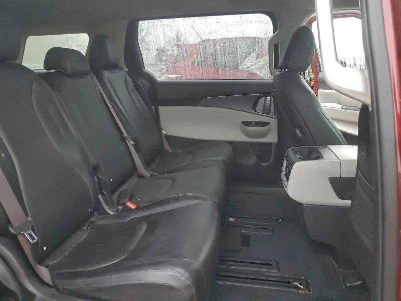 2023 KIA CARNIVAL LX  
