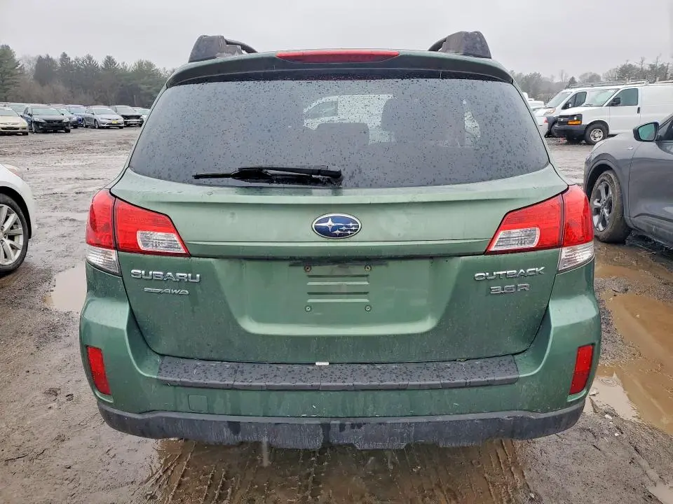 2010 SUBARU OUTBACK 3.6R LIMITED  