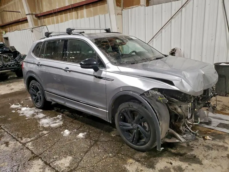 2023 VOLKSWAGEN TIGUAN SE R-LINE BLACK  