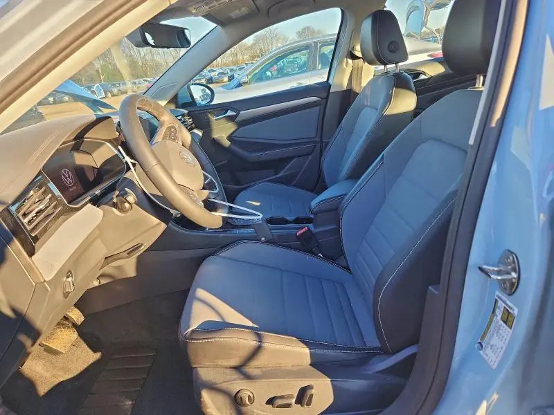 2025 VOLKSWAGEN JETTA SE  