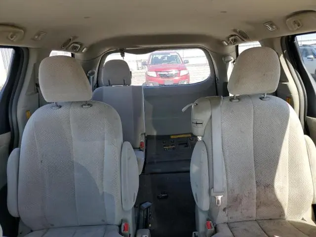 2011 TOYOTA SIENNA BASE  