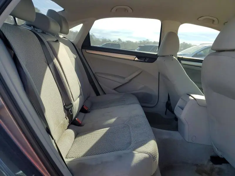 2014 VOLKSWAGEN PASSAT S  