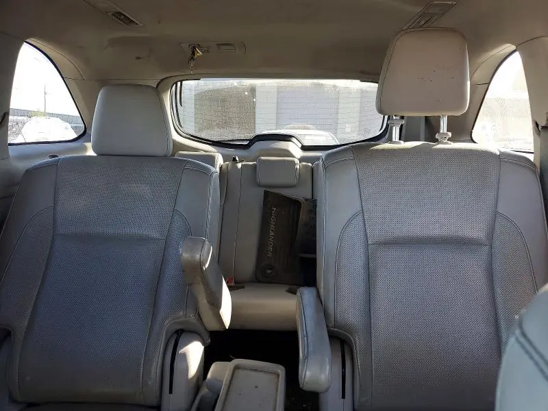 2015 TOYOTA HIGHLANDER LIMITED  