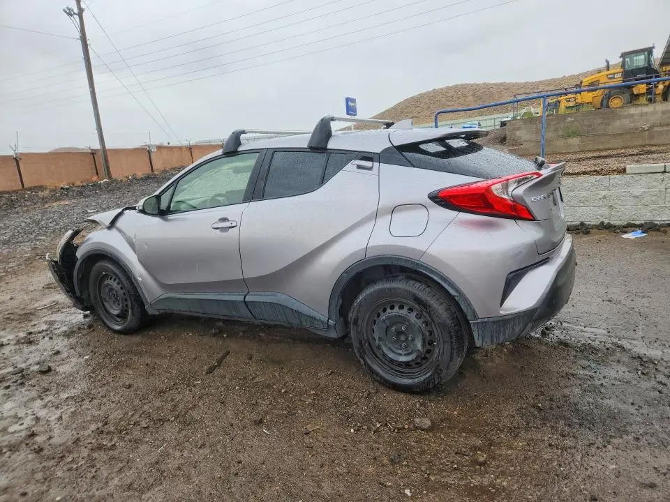 2020 TOYOTA C-HR LE  