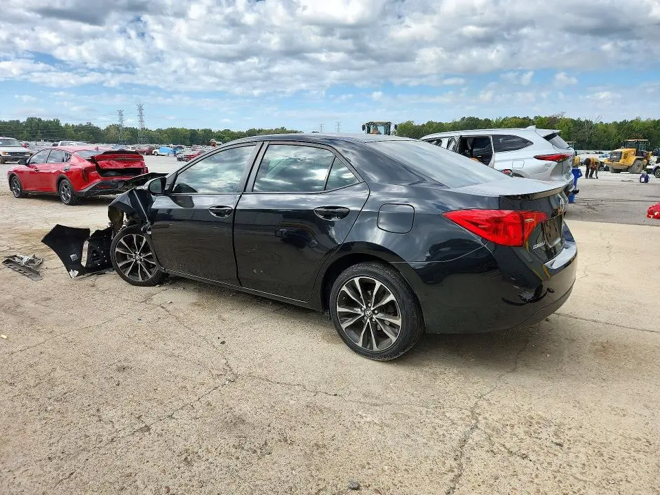 2017 TOYOTA COROLLA SE  