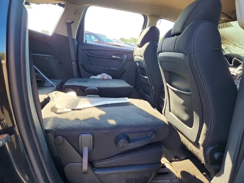 2013 CHEVROLET TRAVERSE LT  