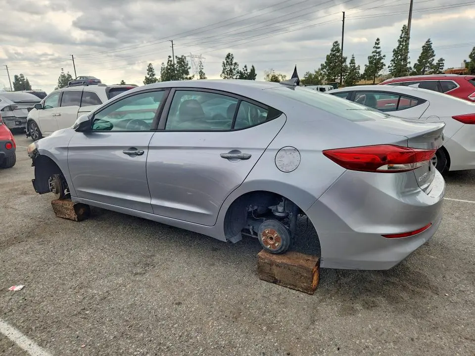 2017 HYUNDAI ELANTRA SE  