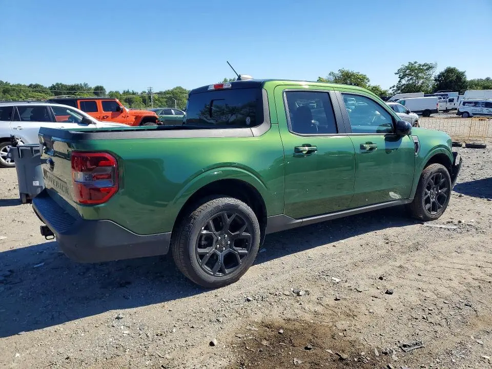 2025 FORD MAVERICK LARIAT  