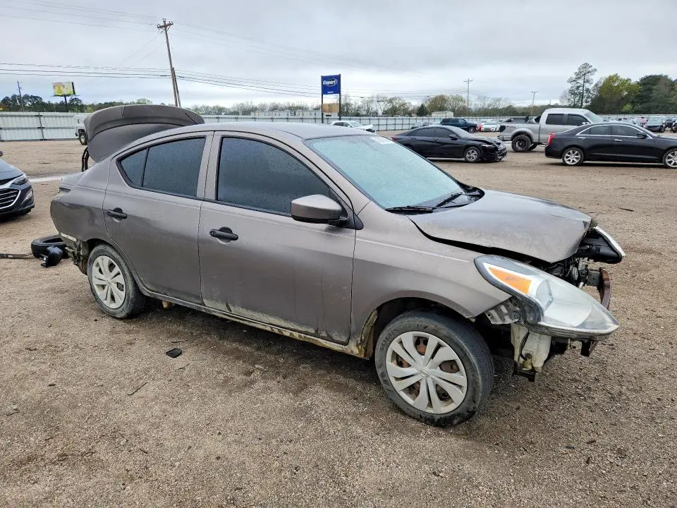 2017 NISSAN VERSA   