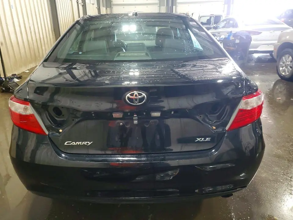 2015 TOYOTA CAMRY XLE  