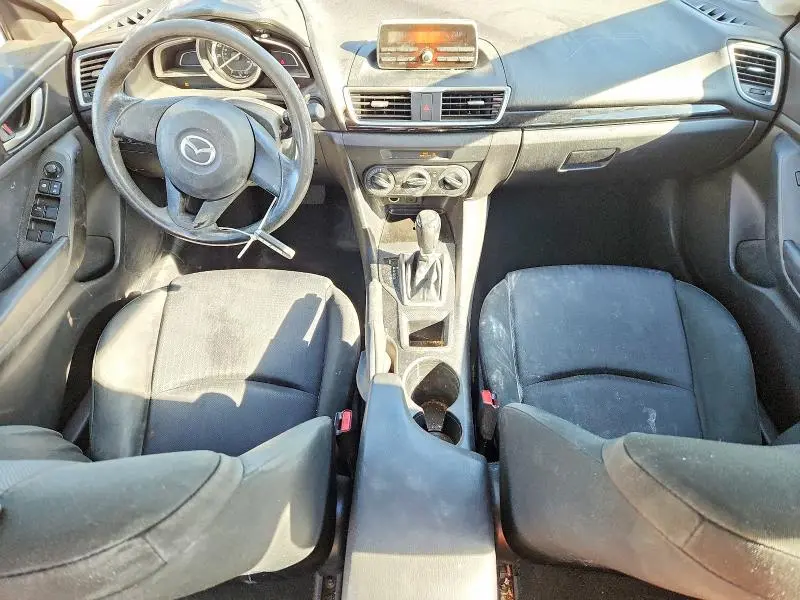 2015 MAZDA 3 SV  