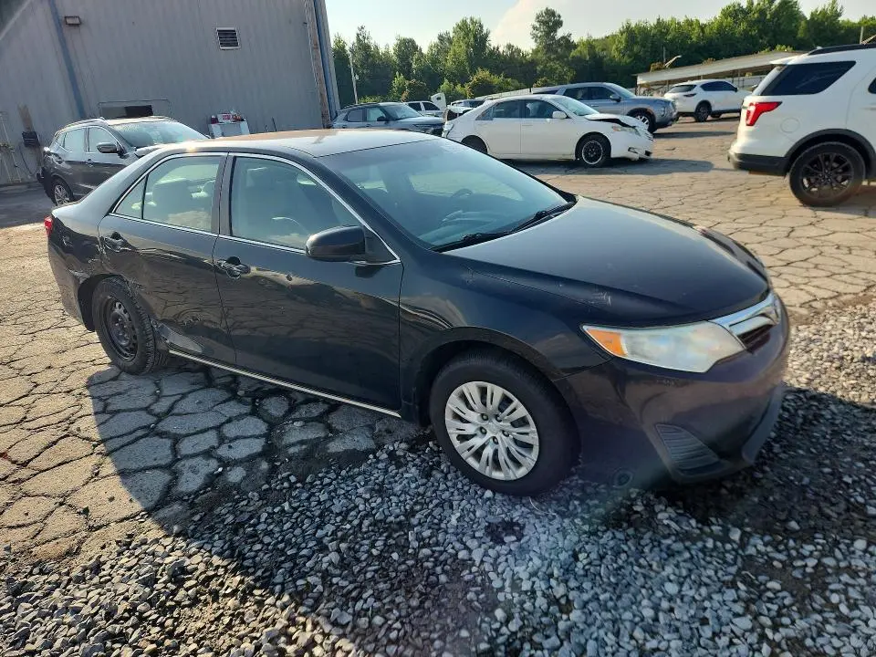 2014 TOYOTA CAMRY LE  
