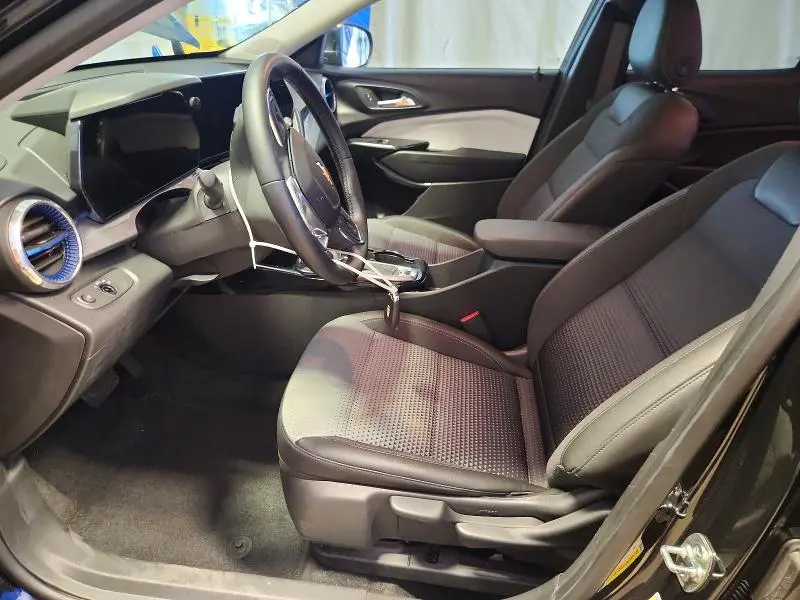 2025 CHEVROLET TRAX 1LT  