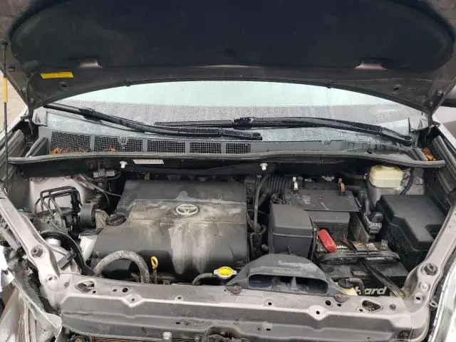 2014 TOYOTA SIENNA XLE  