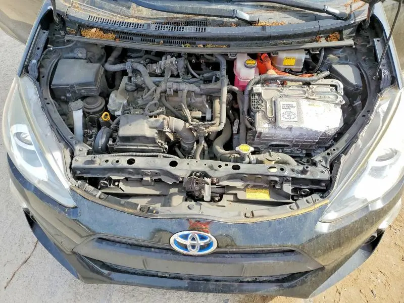 2015 TOYOTA PRIUS   