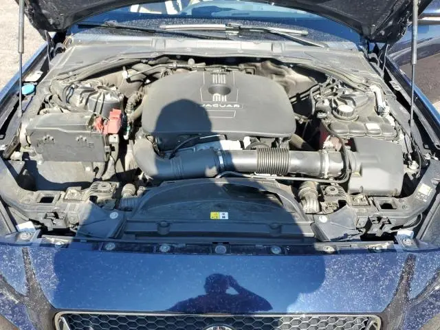 2017 JAGUAR XE PREMIUM  