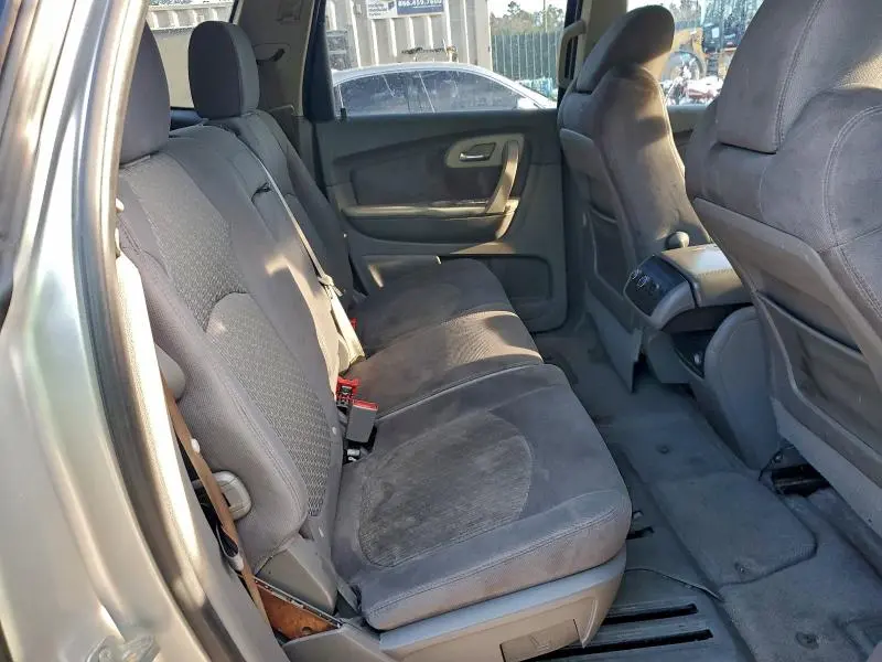 2012 CHEVROLET TRAVERSE LS  