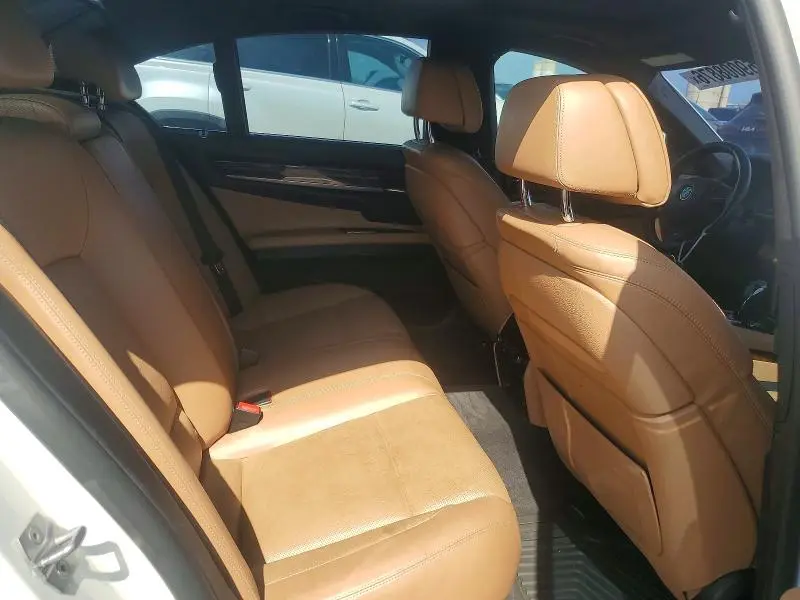 2015 BMW 750 XI  
