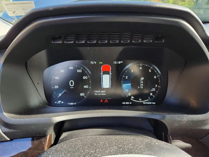 2017 VOLVO XC90 T6  