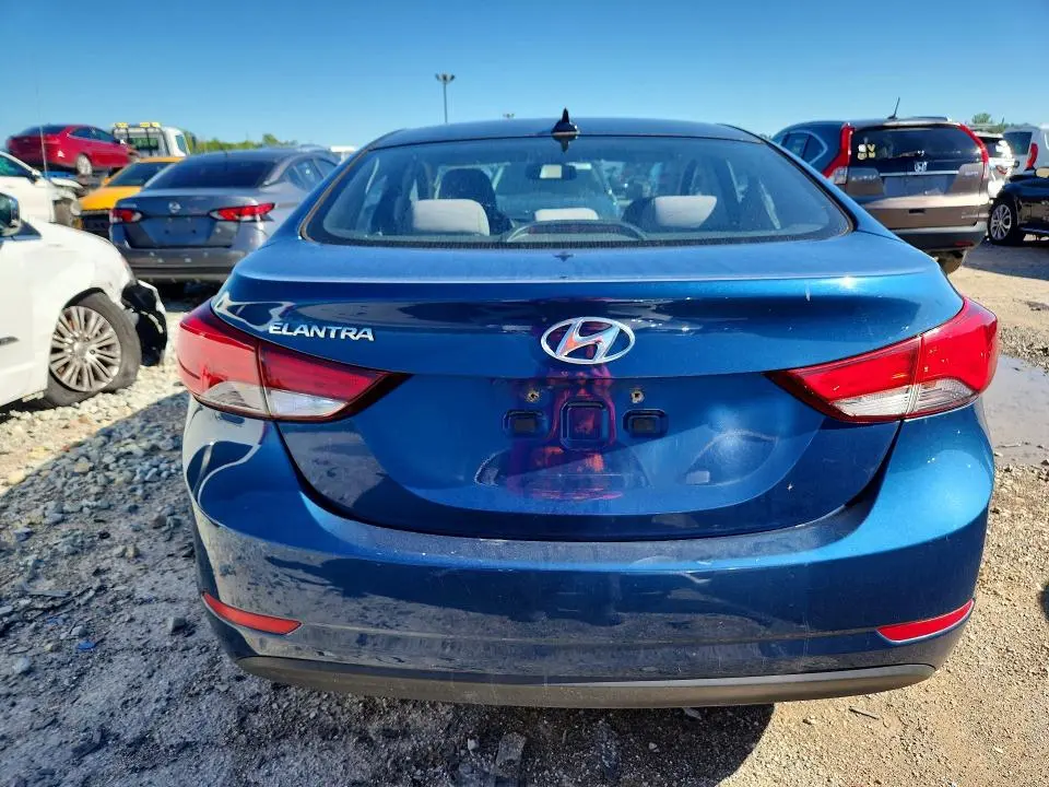 2016 HYUNDAI ELANTRA SE  
