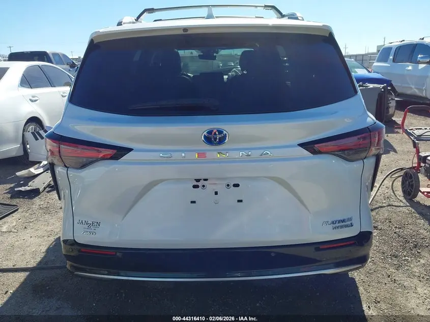 2021 TOYOTA SIENNA PLATINUM
