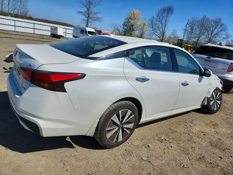 2019 NISSAN ALTIMA SV  