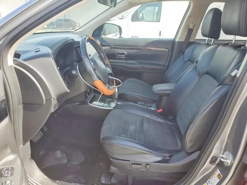 2019 MITSUBISHI OUTLANDER SE  