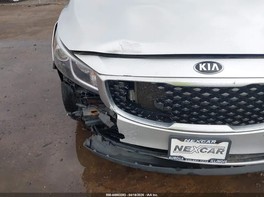 2017 KIA SEDONA LX